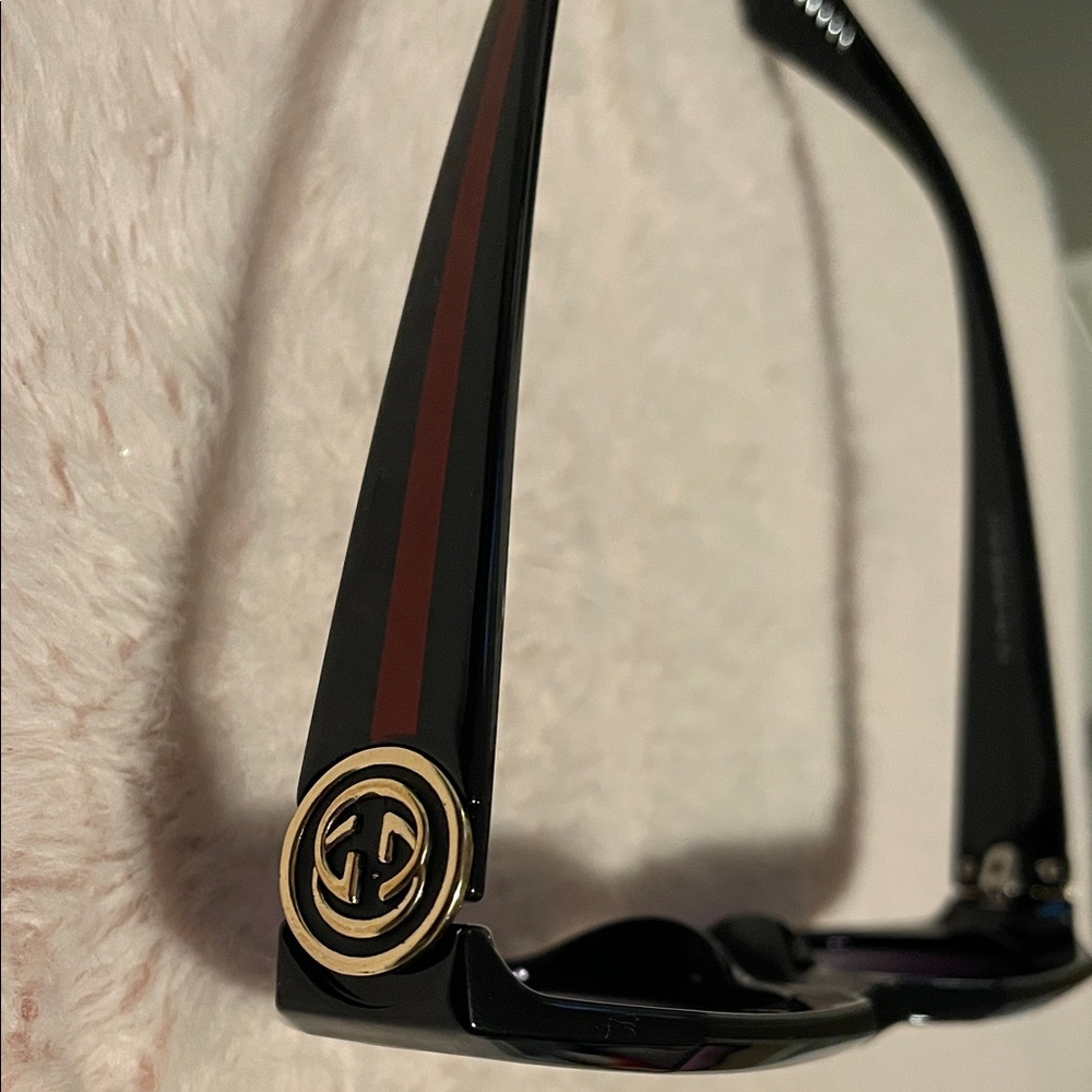 Gucci Black Frame Sunglasses with Dark Purple Lenses - Picture 3 of 11